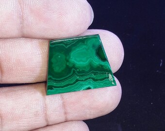 24.60 Cts. Malachite Fancy Gemstone Natural Malachite Gemstone Malachite Cabochon Size 29X25X4 Green Malachite Fancy shape Gemstone