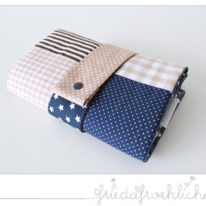 Washable changing pad for on the go dark blue/beige patchwork image 1