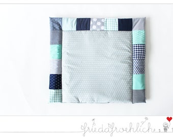 Abwaschbare Wickelauflage/ Wickelunterlage - dunkelblau/ grau/ mint - Patchwork