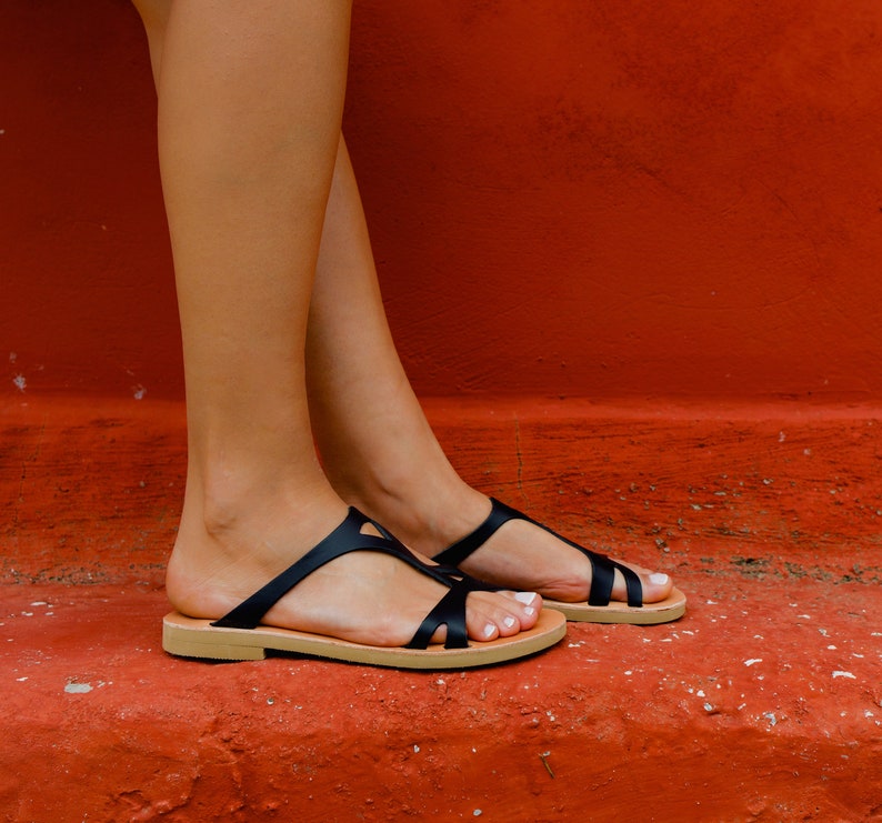 Sandales, sandales en cuir, sandales grecques antiques, sandales pour femme, sandales rouges, sandales plates faites main, mules, chaussures femme, THETIS Black (Beige soles)