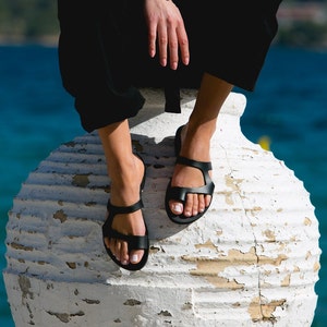 Sandales rouges pour femmes grecques en cuir de veau faites à la main, disponibles dans de nombreuses couleurs et tailles, sandales grecques, Griechische Sandalen, Kionas, ARIES image 4