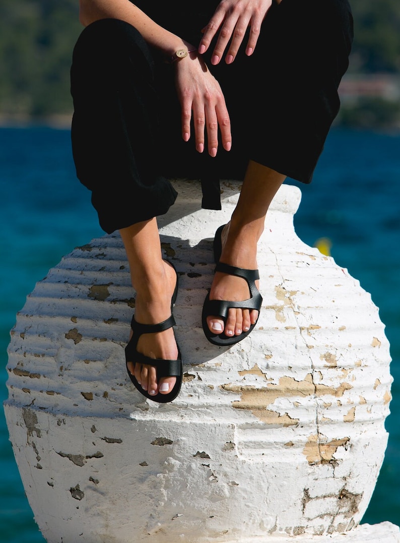 Sandales rouges pour femmes grecques en cuir de veau faites à la main, disponibles dans de nombreuses couleurs et tailles, sandales grecques, Griechische Sandalen, Kionas, ARIES image 4