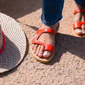 Sandales rouges pour femmes grecques en cuir de veau faites à la main, disponibles dans de nombreuses couleurs et tailles, sandales grecques, Griechische Sandalen, Kionas, ARIES image 2