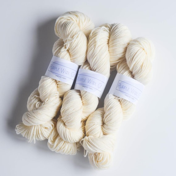 Natural Undyed Worsted - Worsted weight yarn 100% superwash merino wool - 100g, 218 yards