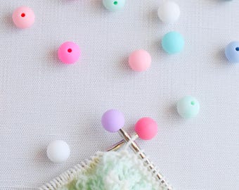 Topes de puntada de silicona en forma de bola (paquete de 6): protectores de puntada para agujas de tejer, sujetapuntas y topes para agujas.