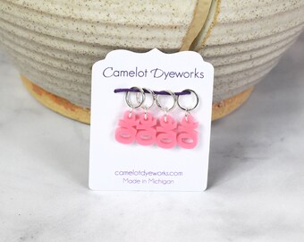 Set of 4 Stitch Markers, YO, Laser Engraved Acrylic Stitch Markers, Yarn Over Increase Stitch Markers - Pink