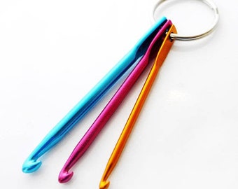 3 Crochet Hooks on Key Chain, Stitch Fix Emergency Mini Crochet Hooks with 3 Sizes, Repair Hooks Key Chain, Fix Dropped Stitches