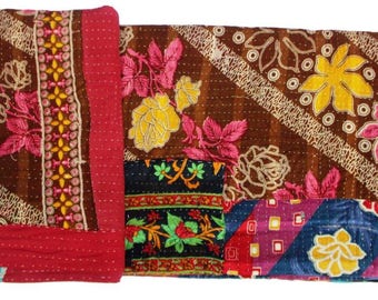 Antique Patches Handmade Kantha Quilts/Throws Hand Embroidered Kantha Bedspread, Vintage kantha quilts
