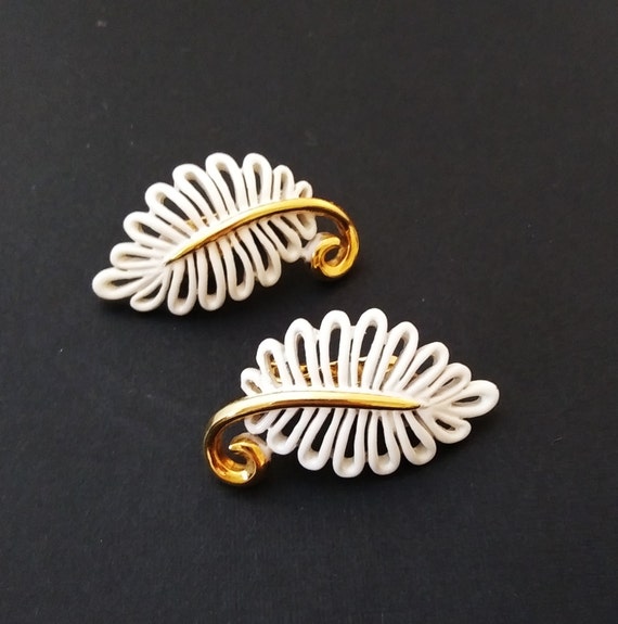 Vintage Monet White Enamel Leaf Earrings gold clip