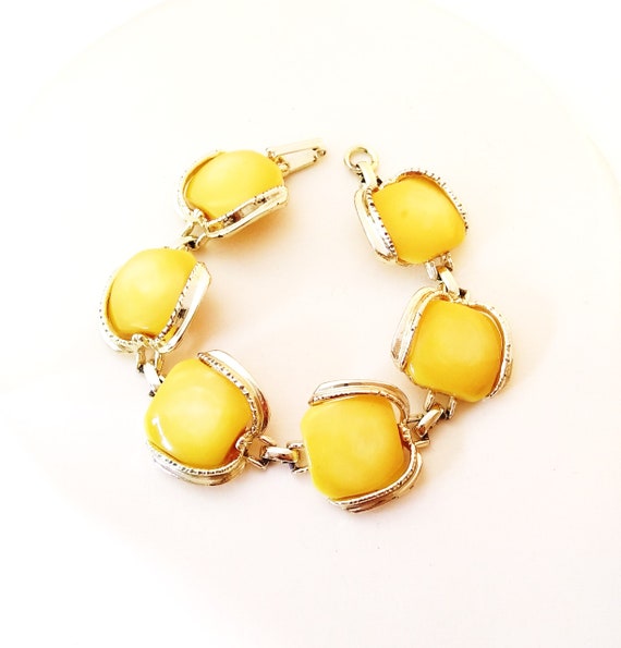Lemon Yellow Thermoset Bracelet gold vintage marbl