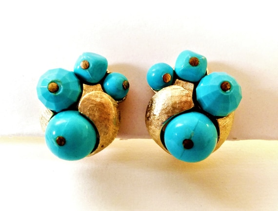 Signed ART Brand Faux Turquoise Bead Cluster Earr… - image 1