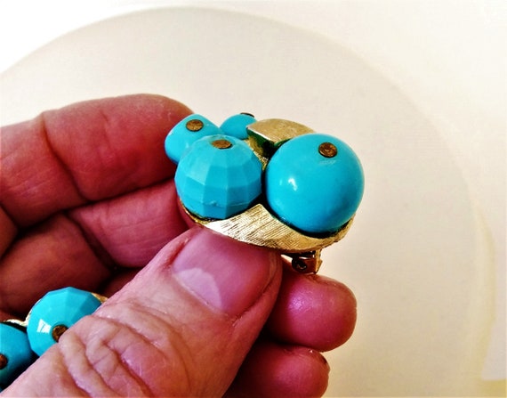 Signed ART Brand Faux Turquoise Bead Cluster Earr… - image 3