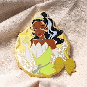 Princess Lovely Locks Series - Sparkling Heart - Frog Princess Fantasy Pin