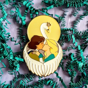 Odette Swan Princess - Moonlight Enchanted Series - Moonlight Kiss - Swan Princess Fantasy Pin
