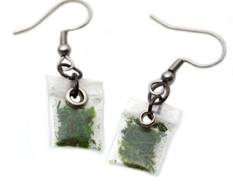 Funny Pot Dime Bag Fake 420 Marijuana Earrings Miniature Weed Cannabis Gag Gift Hippie Jewelry Mary Jane on Surgical Steel Hooks