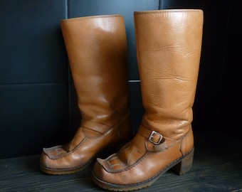 Vintage leather boots -, Sami Lappland boots. Scandinavian folk art. Made in Finland. Size 35 eur, 5 us, 3 uk.