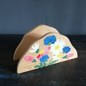 Soporte de servilleta de madera con pintura floral hecha a mano