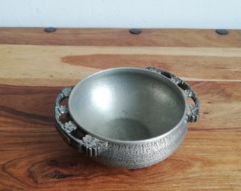 Arte noruego hecho a mano antiguo Eik Tinn Pewter Bowl