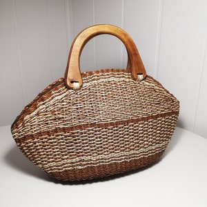 Raffia Handbag With Wooden Handle. Made in the Philippines - Etsy