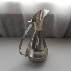 Noorse Mid Century 1960s tinnen vaas mooie Scandinavische handgemaakte