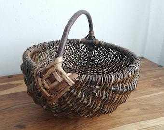Large Aantique, Primitive and Rustic Woven Basket