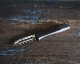 FISKAR Potato peeler - peel knife