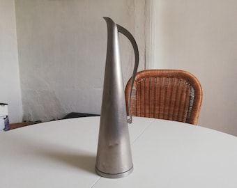 Norwegische Zinn Vase: Handgemachter Krug aus Metall