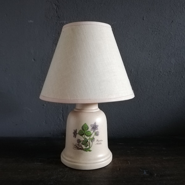 Hepatica Nobilis Table lamp