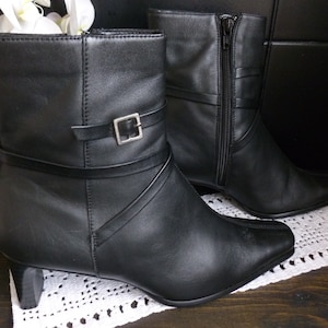 Women’s leather Ankle Boots - size 38 eur, 7.5 us, 5.5 uk.
