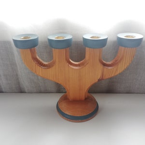 Traditionele Zweedse volkskunst houten kandelaar