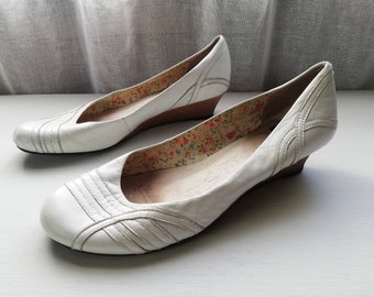 White leather Women's VAGABOND Shoes. Size Eur 40, US 9, UK 7