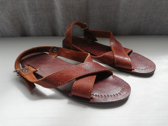 Ladies leather sandals size 5 deals