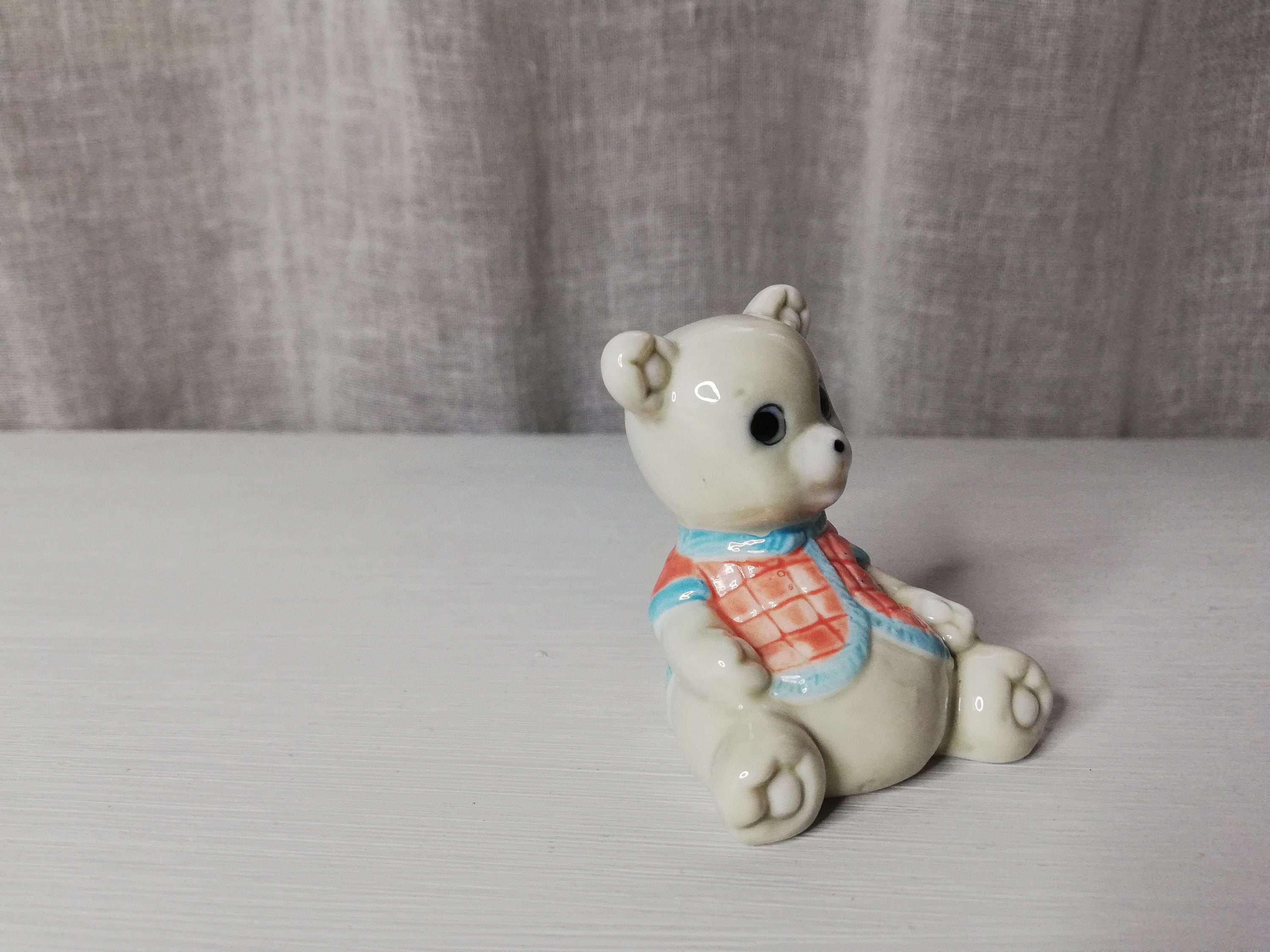 クマと小鳥　陶器　置物 陶器製クマの置物 - 2.1インチ コレクターズアイテム - Etsy 日本