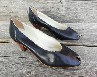 Women's Blue Leather Shoes. Size Eur 40, US 9, UK 7 Made in Italy