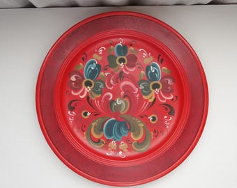 Vintage Norwegian Rosemaling Wooden Wall Dish: Hand-Painted Folk Art