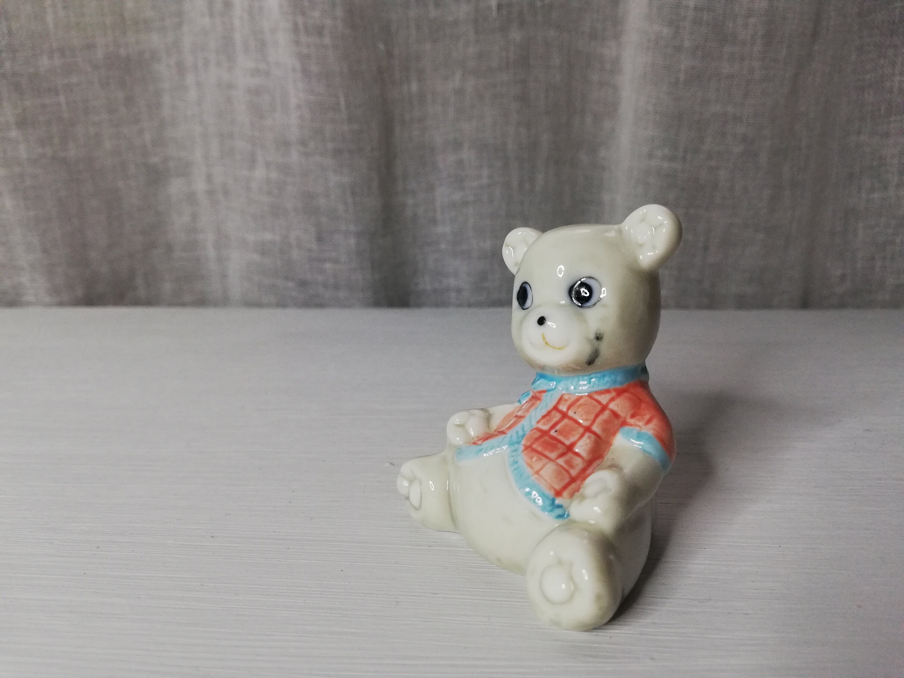 クマと小鳥　陶器　置物 陶器製クマの置物 - 2.1インチ コレクターズアイテム - Etsy 日本