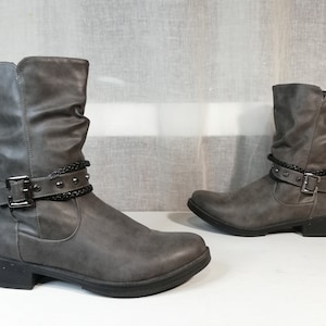 Women&#39;s Gray Ankle Boots  - Size 39 Eur, 8 US, 6 UK