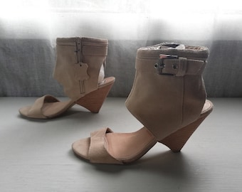 Women's Suede shoes - XIT - Size 38 eur, 7.5 us, 5.5 uk.