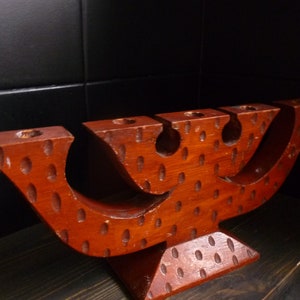 Houten kaars houder - Hand gesneden, traditionele Zweedse folk serviesje. 5 kaars houder