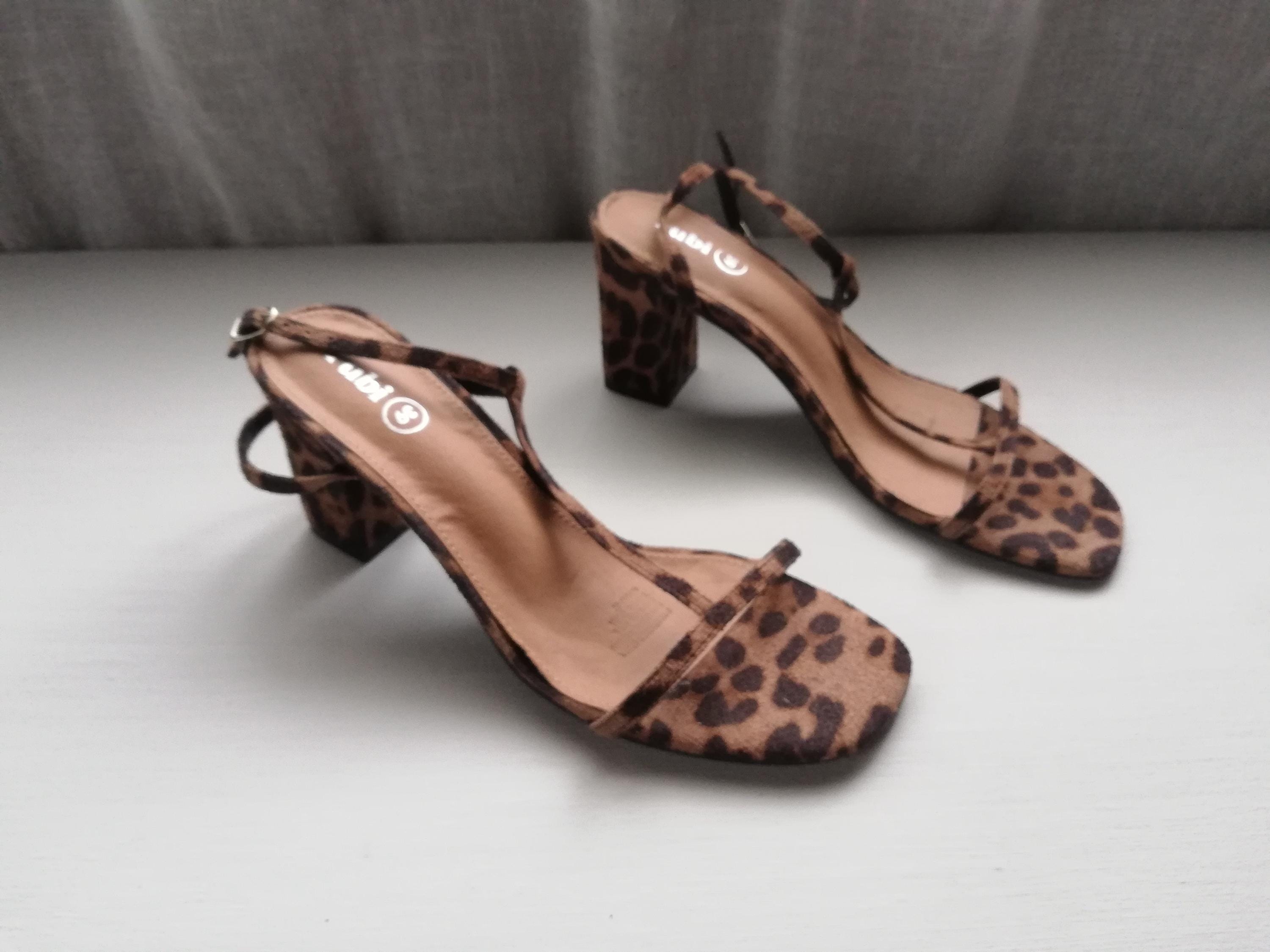 Jungla Sandalia Cerrada Mujer Tacon 2025 Nuevas Zapatillas De