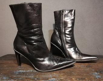 Botas bianco de piel negra para mujer. - Tamaño 37 eur, 6.5 us, 4.5 uk