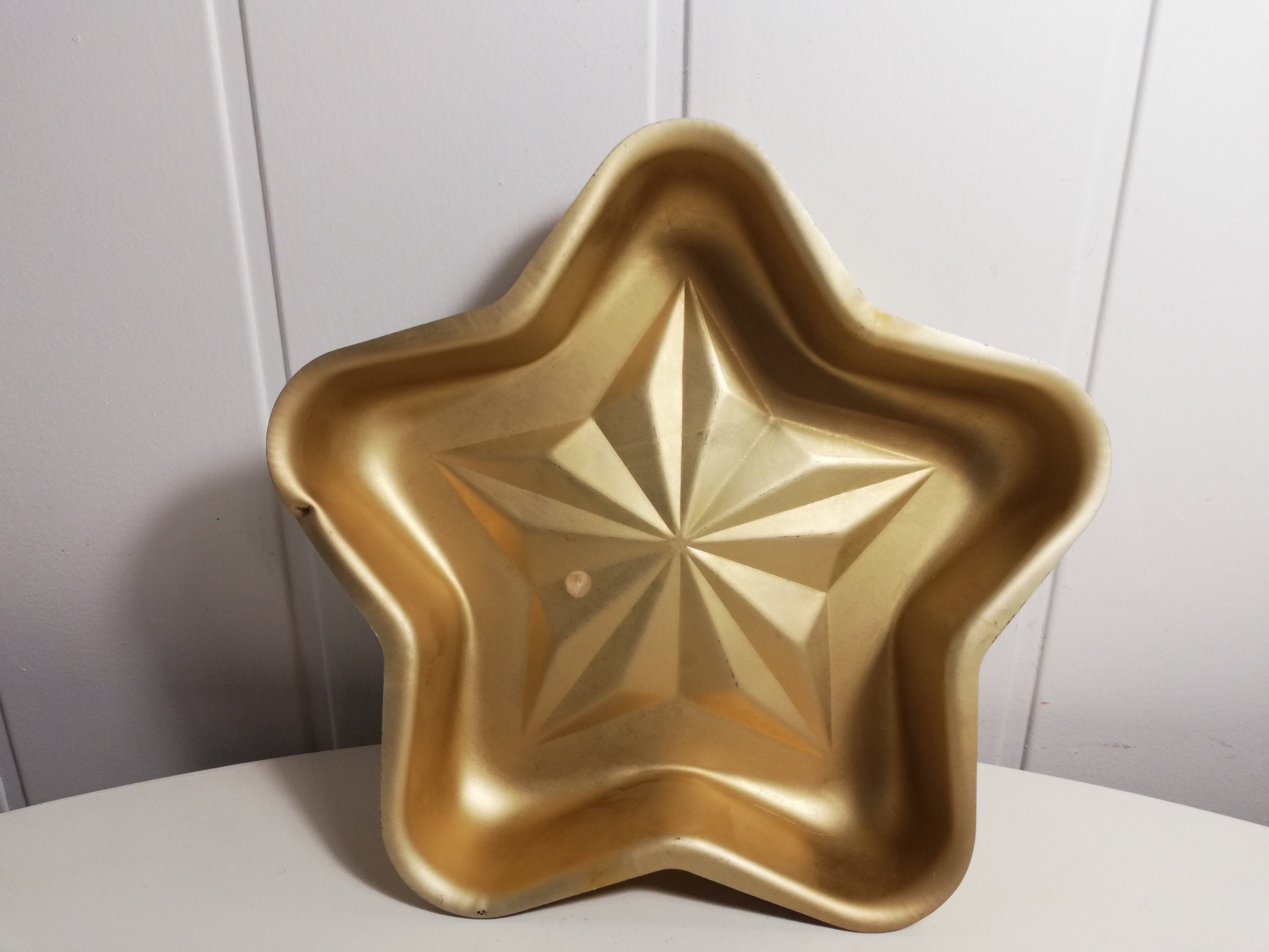 Luxshiny Non-Stick 4 Inch Star Shaped Cake Pan, Golden