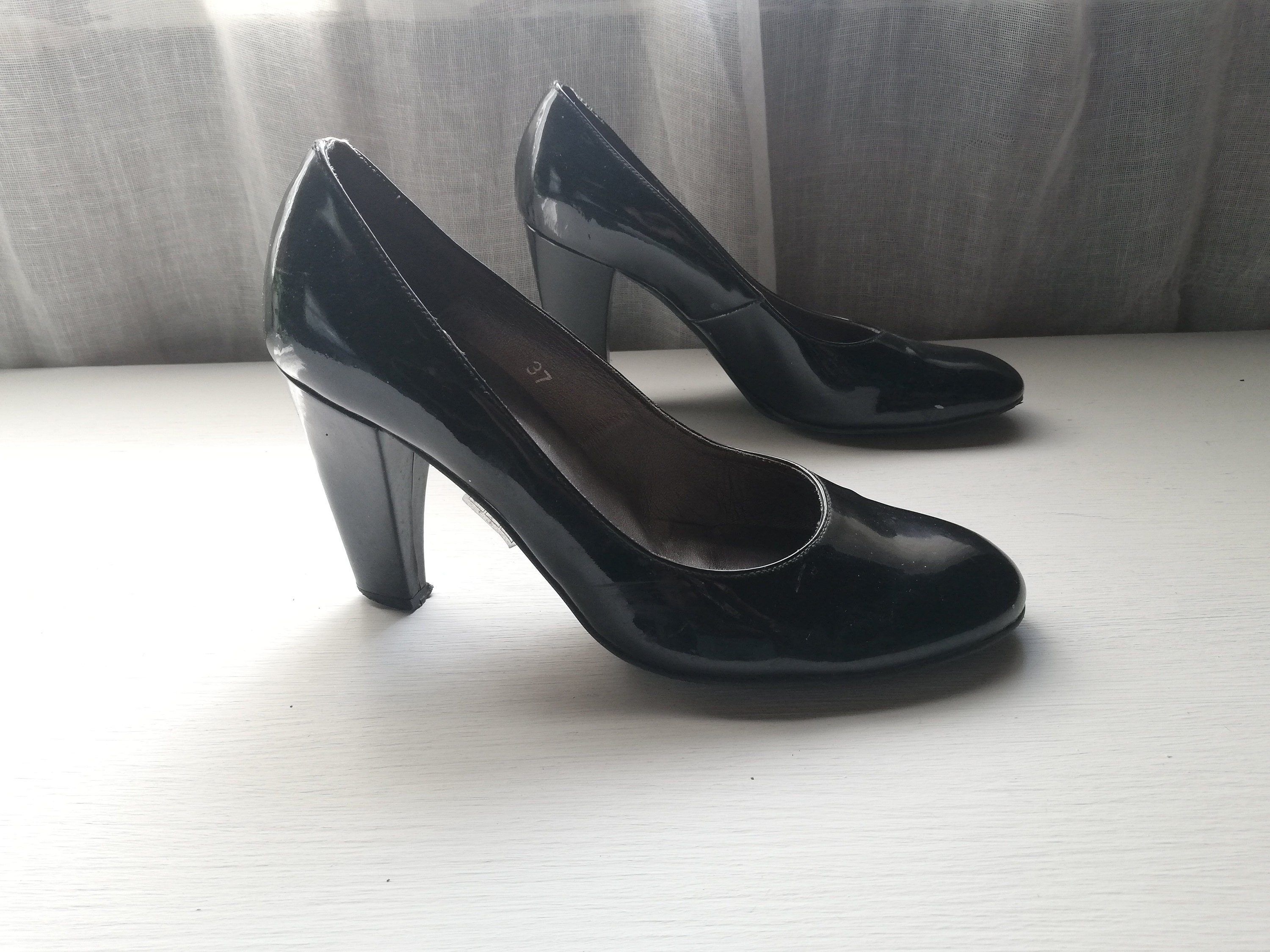best shoes to wear for beach wedding