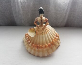 手作りの天然貝殻人形：アンティークな海岸風装飾 - Etsy 日本