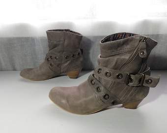 Hot Ice Women's leather Boots - Size EU 41, US 9.5, UK 7.5