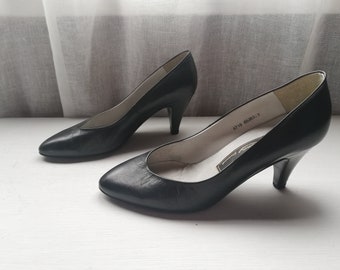 Schwarze Leder Damen Schuhe - Größe EUR 35, US 5, UK 3.