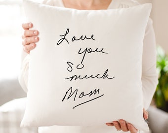Cuscino in lino con scritta a mano: regalo ricordo personalizzato per la mamma