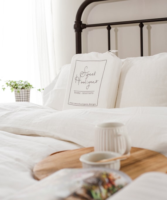 Soft & Airy Linen Fitted Sheet Size Queen in White by Brooklinen