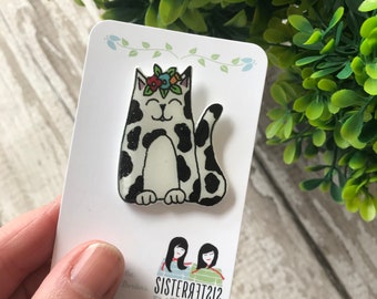 White & Black Cat Pin, Badge, Hand Made, mothers day, christmas gift, birthday gift, cat lover