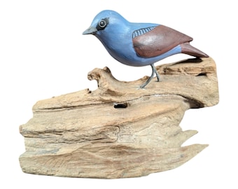 Vintage Hand Carved Wooden Bluebird on Driftwood Base – Artisan Bird Figurine – Hand Painted Folk Art Sculpture – Rustic Cabin Decor